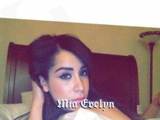 Mia_Evelyn