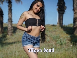 Moon_danii