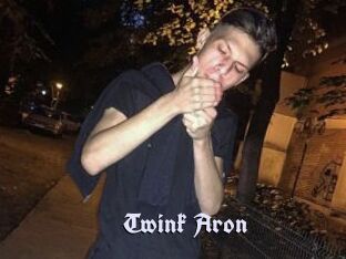 Twink_Aron